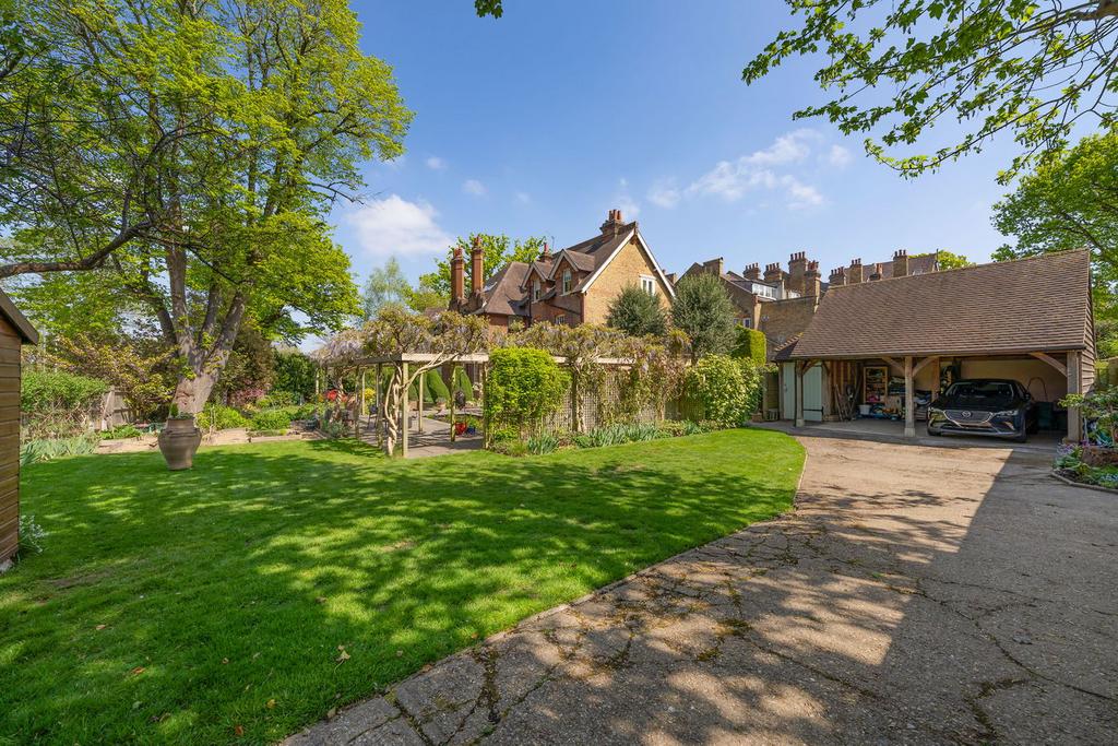 Detached house exterior, driveway, garden
