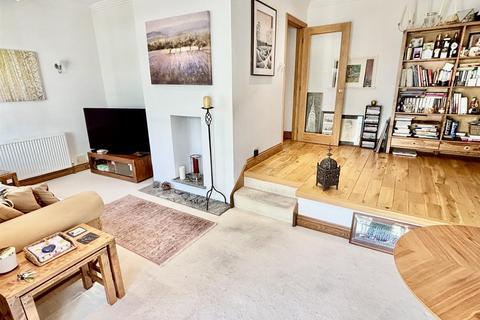 24a Roebuck Road, Rochester, ME1 1UE