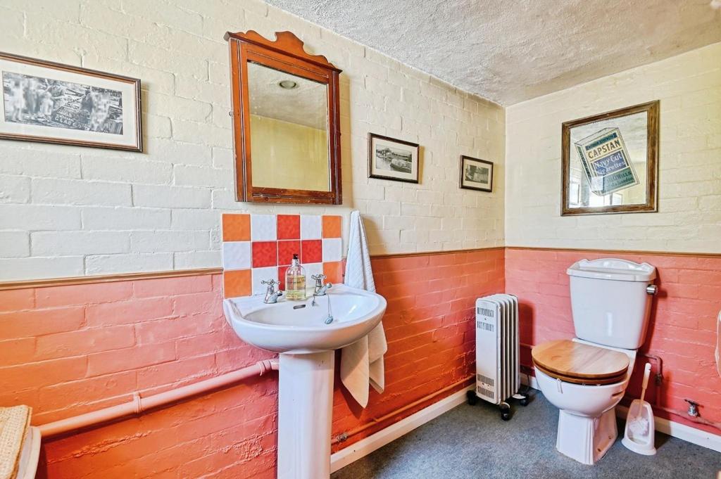 Glascotecottage11.jpg