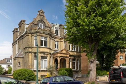 2 bedroom apartment for sale, Eaton Gardens, Eaton Garden Mansions, BN3