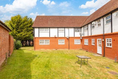 1 bedroom flat for sale, Dunraven Avenue, Redhill RH1