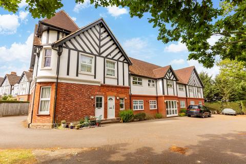 1 bedroom flat for sale, Dunraven Avenue, Redhill RH1