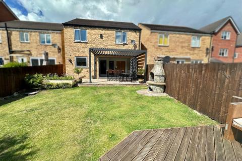 4 bedroom detached house for sale, Little Green Lane, Heckmondwike