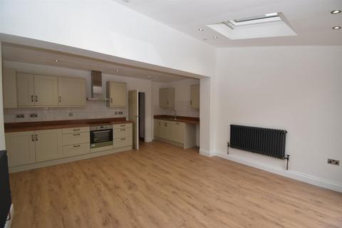 4 bedroom semi-detached house to rent, Price Road, Leamington Spa
