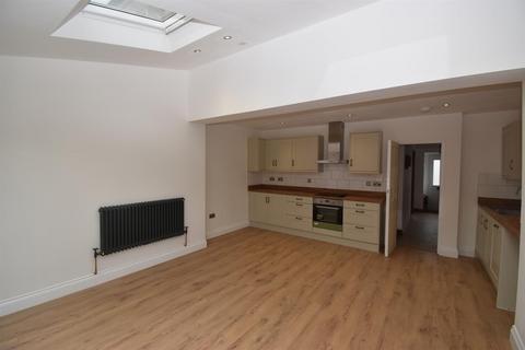4 bedroom semi-detached house to rent, Price Road, Leamington Spa