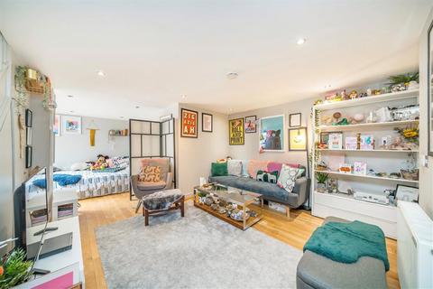 1 bedroom flat for sale, Cyprus Street, London E2
