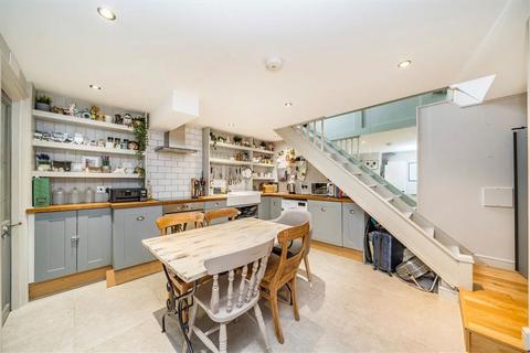 1 bedroom flat for sale, Cyprus Street, London E2