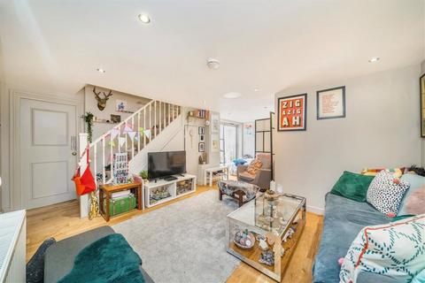 1 bedroom flat for sale, Cyprus Street, London E2