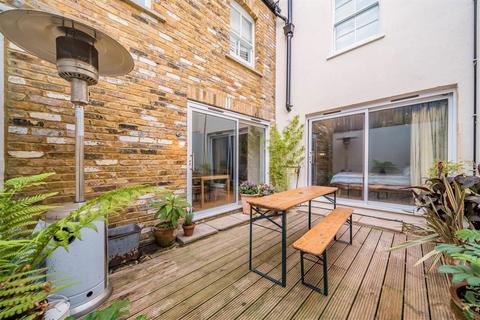 Flat 1, 52 Cyprus Street, London, E2 0NN