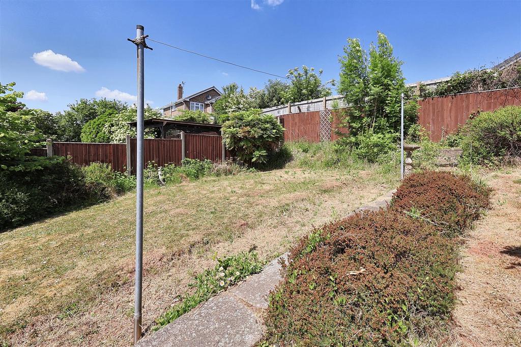 86, Violet Road Carlton, Nottingham, NG4 3 QP