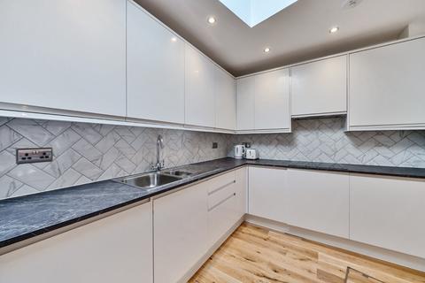 2 bedroom duplex for sale, Askew Road, London, W12