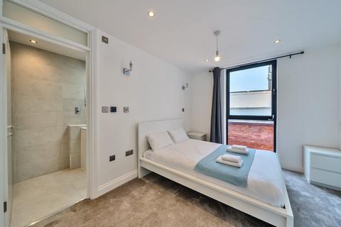 2 bedroom duplex for sale, Askew Road, London, W12