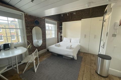 Studio to rent, Gloucester Place, London NW1