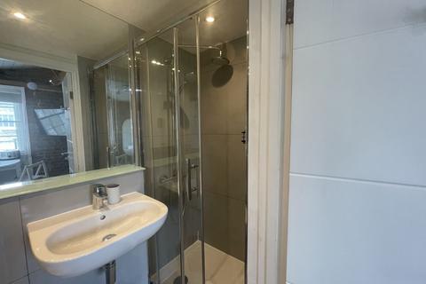 Studio to rent, Gloucester Place, London NW1