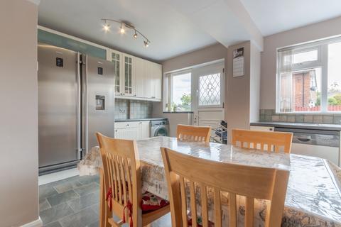 4 bedroom semi-detached house for sale, Roundhill Mount, Bingley, West Yorkshire, BD16