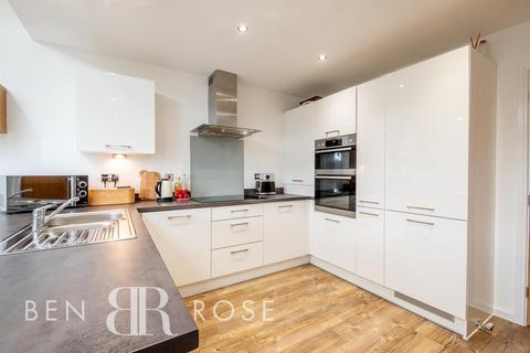 3 bedroom semi-detached house for sale, Spinners Avenue, Bamber Bridge, Preston