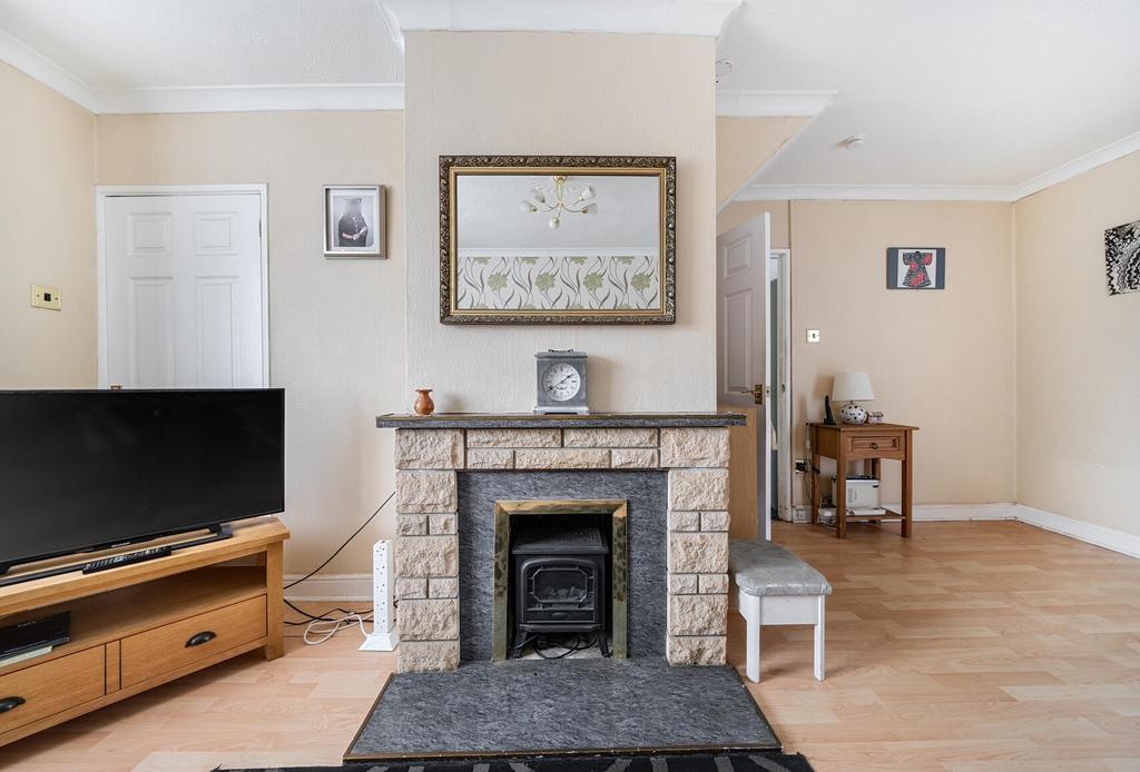 1297100 21 683073...