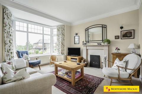 3 Brayton Gardens, Enfield, EN2 7LL