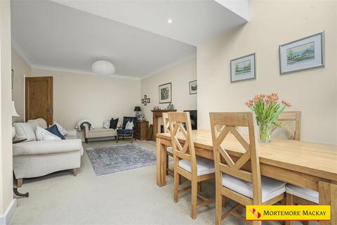 3 Brayton Gardens, Enfield, EN2 7LL