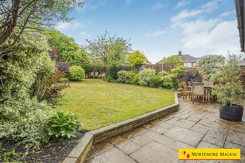 3 Brayton Gardens, Enfield, EN2 7LL
