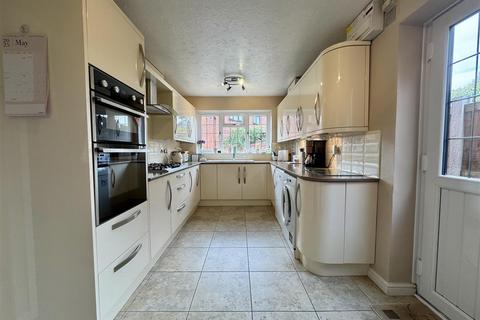 17 Sheerwater Close, Burnham-on-crouch, CM0 8EN