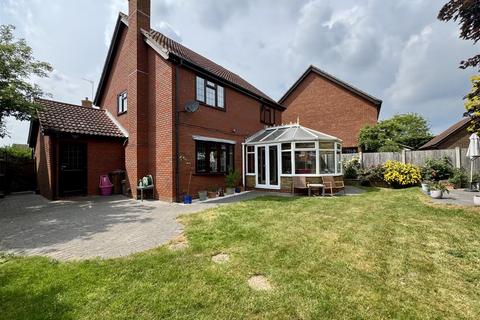 17 Sheerwater Close, Burnham-on-crouch, CM0 8EN