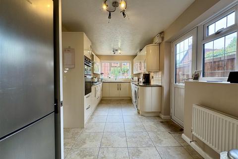 17 Sheerwater Close, Burnham-on-crouch, CM0 8EN
