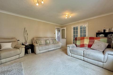 17 Sheerwater Close, Burnham-on-crouch, CM0 8EN