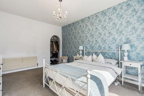 53 Pilton Drive, Edinburgh, EH5 2HJ