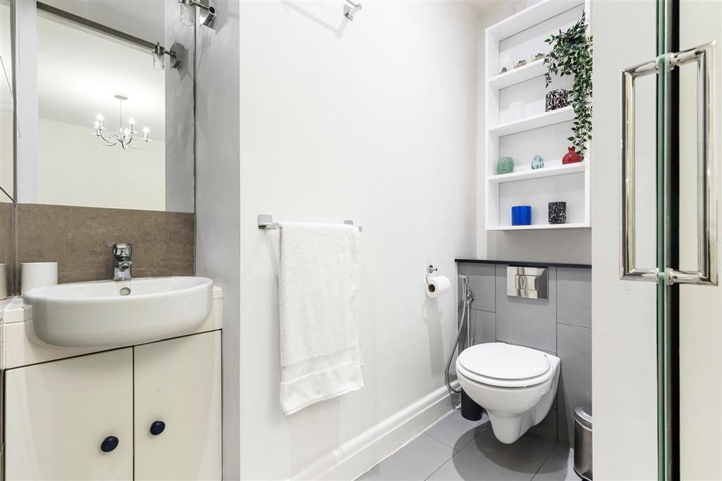 En Suite Shower Room