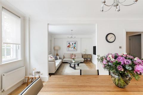 3 bedroom flat for sale, Malvern Court, Onslow Square, SW7