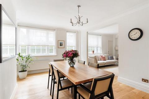 3 bedroom flat for sale, Malvern Court, Onslow Square, SW7