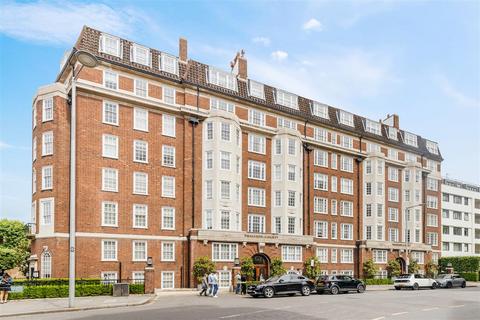 3 bedroom flat for sale, Malvern Court, Onslow Square, SW7