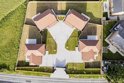 5 bedroom detached house for sale, Mulberry Mews, Sandwich Road, Whitfield, Dover