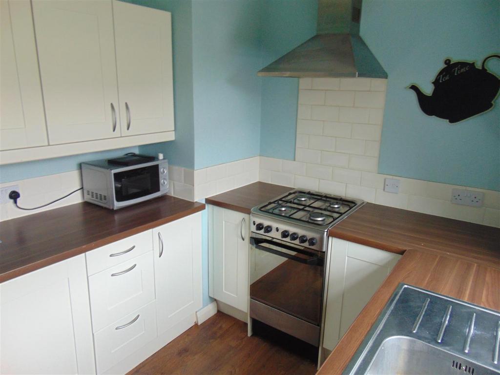 Kitchen 2.jpg