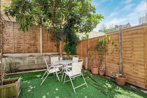 2 bedroom flat for sale, Coldharbour Lane, London, SE5