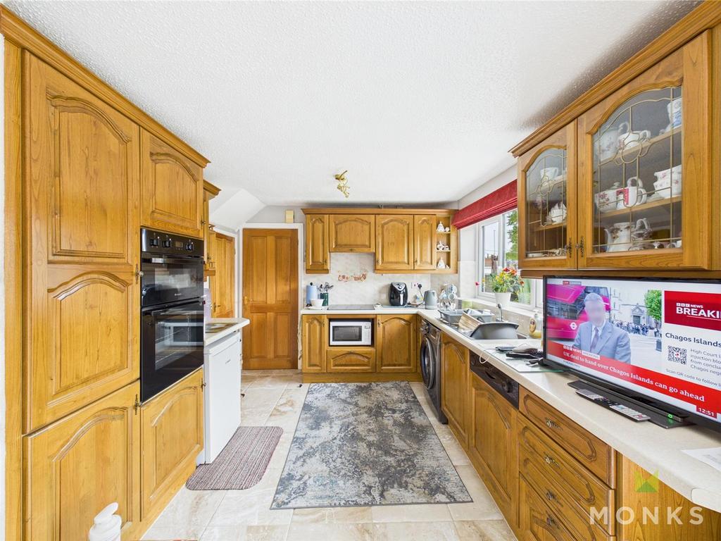 CAM01420 G0-PR0645-STILL014.jpg