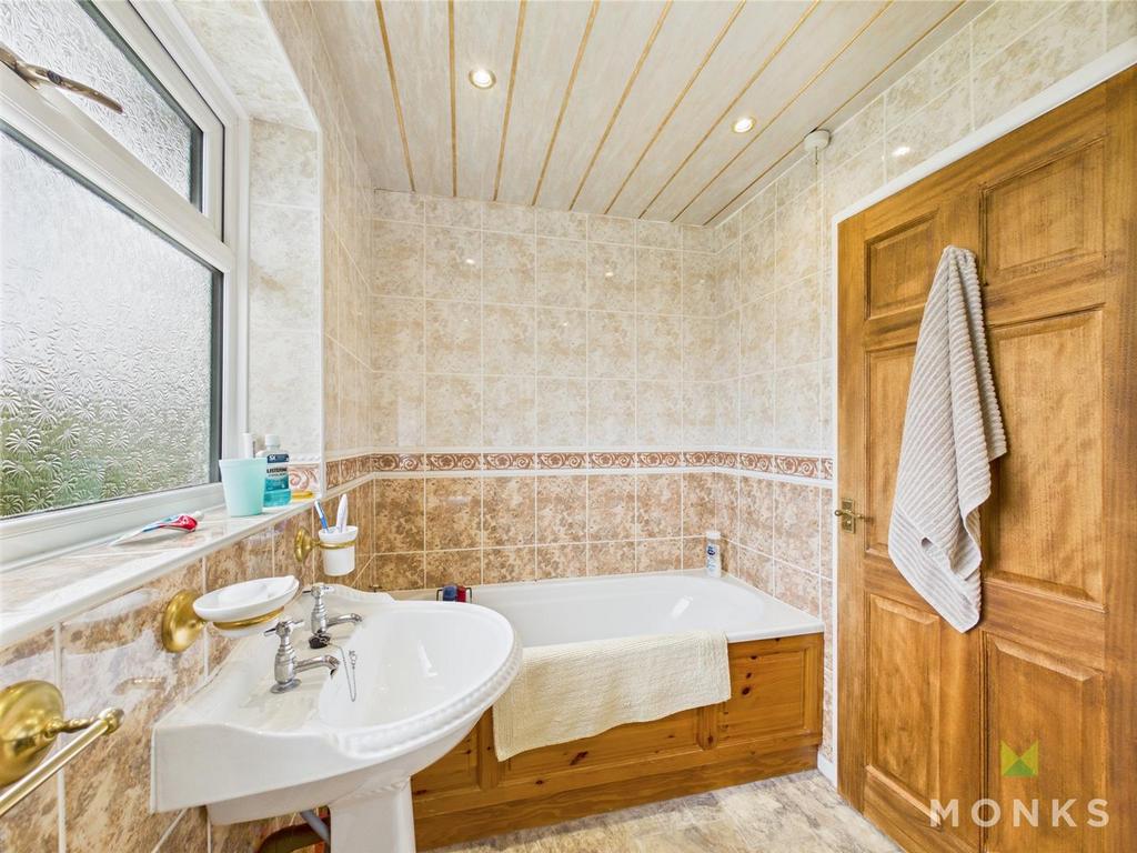 CAM01420 G0-PR0645-STILL001.jpg