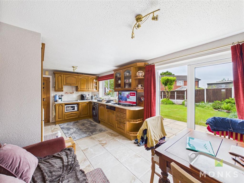 CAM01420 G0-PR0645-STILL012.jpg