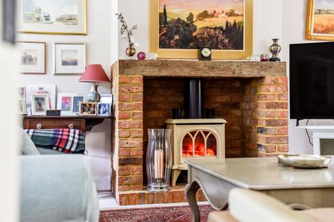 Hart Cottage Farnham Road, Petersfield, GU32 2AP