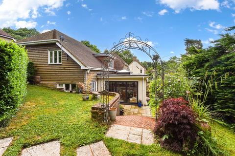 Hart Cottage Farnham Road, Petersfield, GU32 2AP