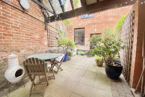 3 bedroom house for sale, Broad Street