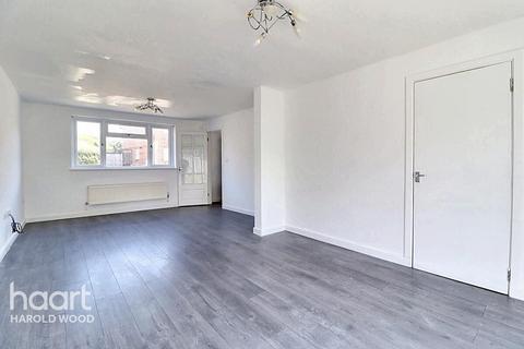 3 bedroom semi-detached house for sale, Wigton Road, Harold Hill