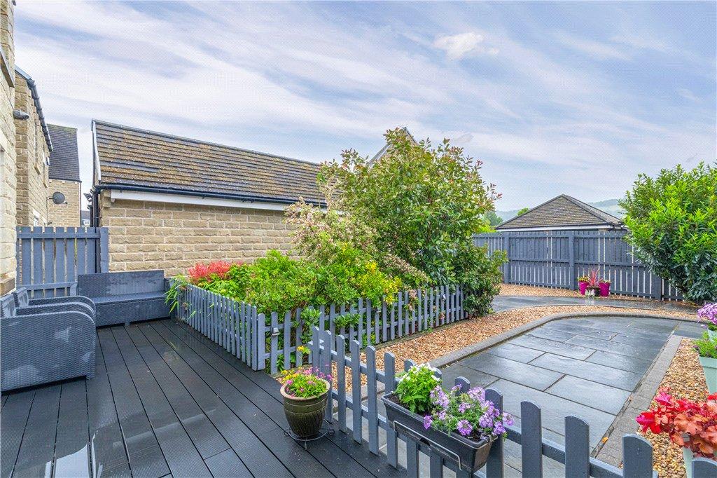 Rear Decking/Garden