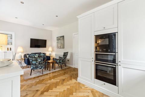 106 Braidholm Road, Giffnock, Glasgow, G46 6DF