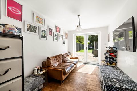 4 bedroom end of terrace house for sale, Sandwich Road, Eythorne, Dover, CT15