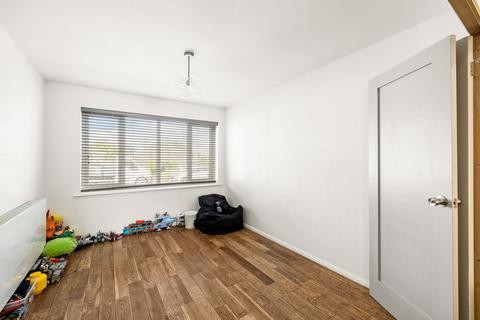 4 bedroom end of terrace house for sale, Sandwich Road, Eythorne, Dover, CT15