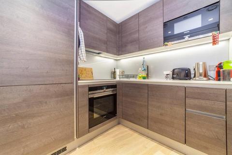 2 bedroom flat for sale, Onyx Apartments, London N1C