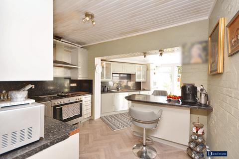 3 bedroom chalet for sale, Ardleigh Green Road, Borders of Emerson Park, Hornchurch, RM11
