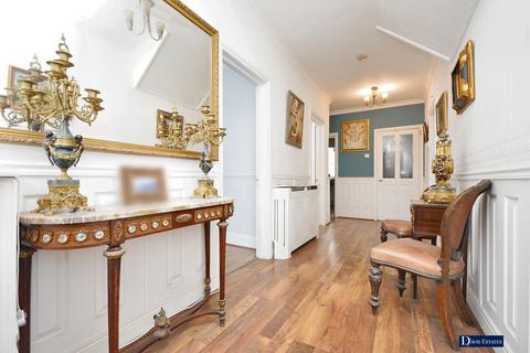 3 bedroom chalet for sale, Ardleigh Green Road, Borders of Emerson Park, Hornchurch, RM11